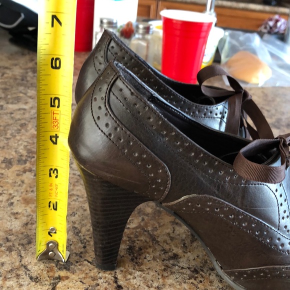 ‘Maurices’ brown high heel shoes - Picture 9 of 10